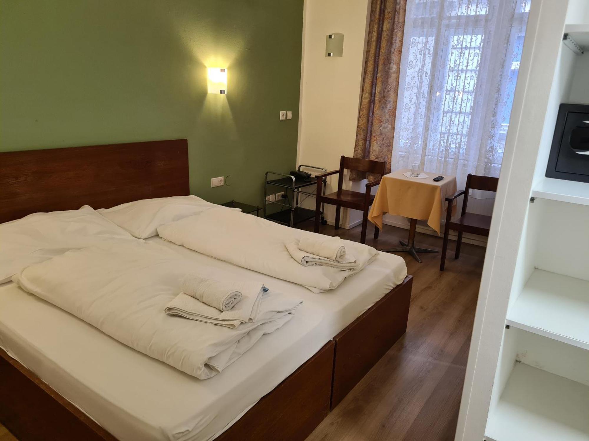Pension Ani-Falstaff Vídeň Exteriér fotografie